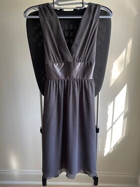 21 by Forever 21 Grey Chiﬀon V-Neck Cocktail Dress - Small (Fits like Junior S)